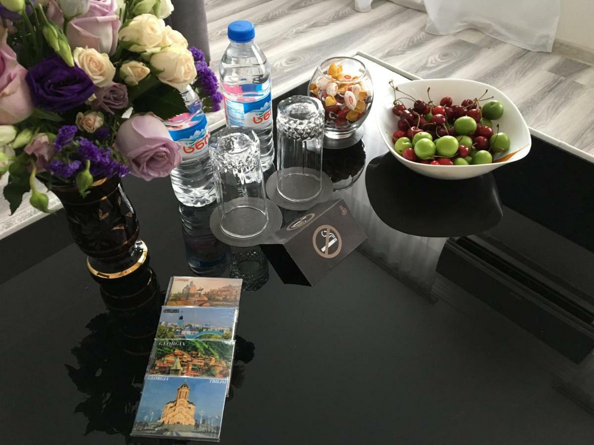Guest House In Avlabari Тбілісі Екстер'єр фото